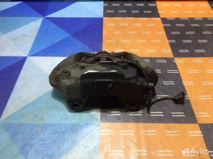 Суппорт передний правый Фольксваген Туарег (2007