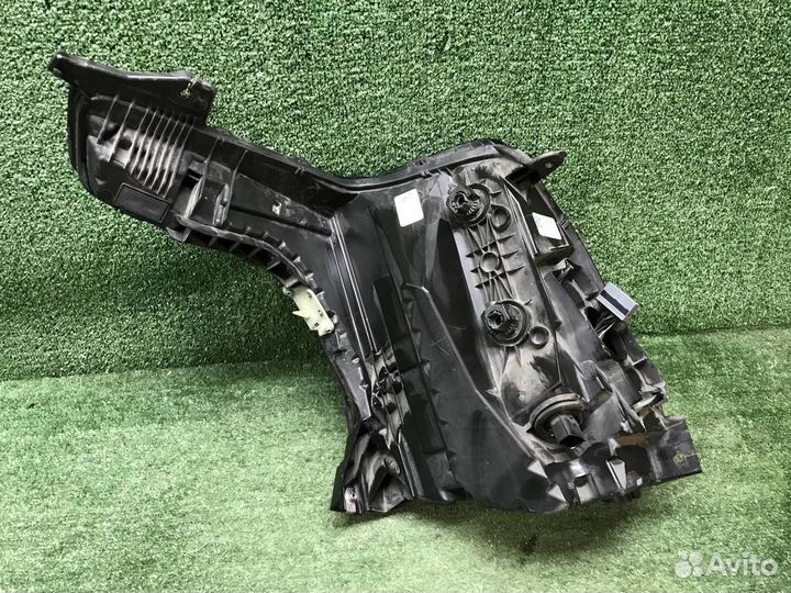 Фара левая Cadillac Escalade