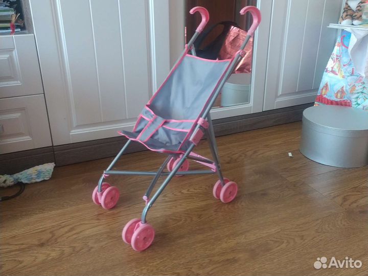 Кукольная коляска для куклы