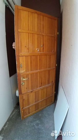 Металлическая дверь б/у