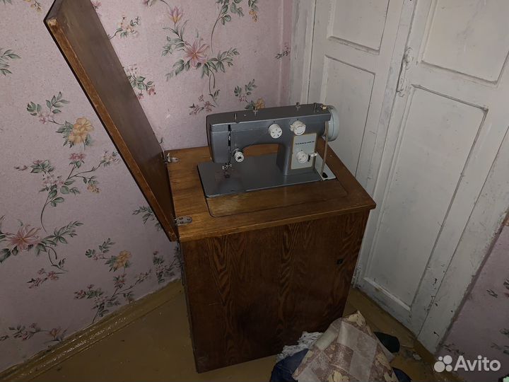 Швейная машина Чайка