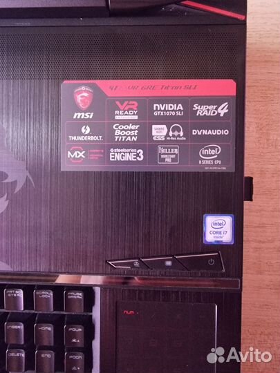 Продам игровой ноутбук MSI GT-83 VR 6RE Titan SLI