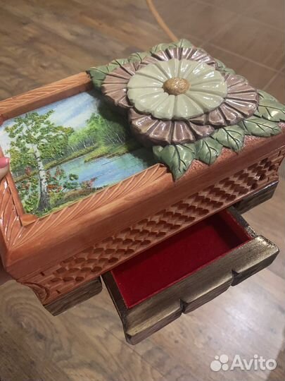 Шкатулка из дерева ручной работы