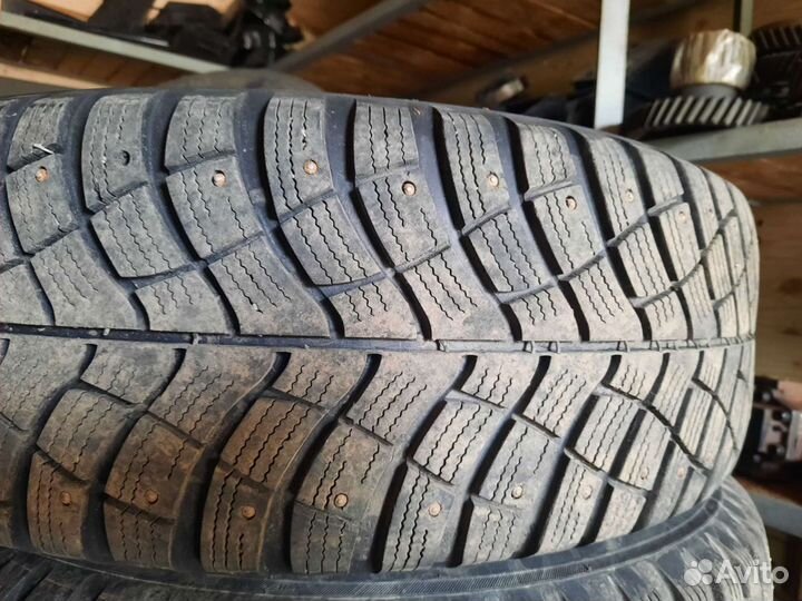 Зима r16 215/65 на дисках RAV4