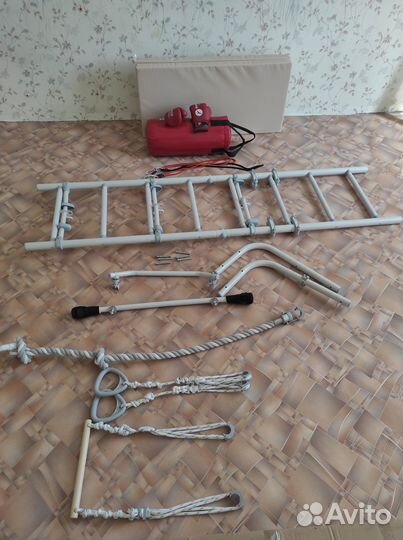 Детская шведская стенка (+ мат, груша, перчатки)