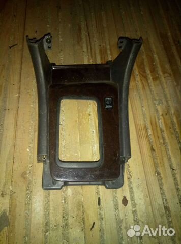 Часть центральной консоли на Toyota Cresta 100