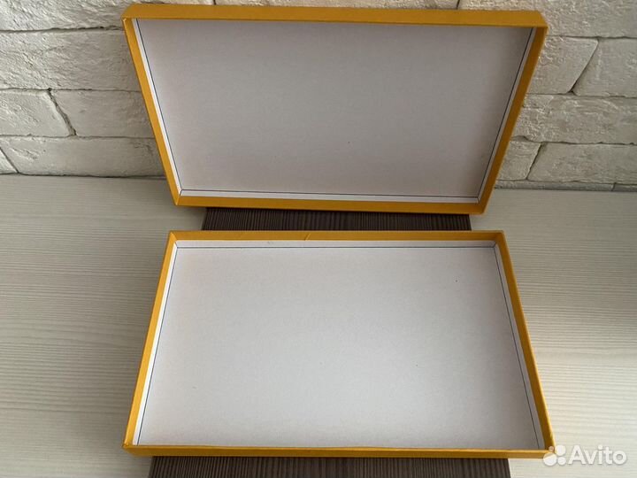 Коробка Louis Vuitton