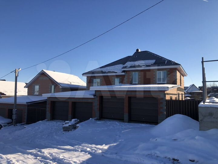 Таунхаус 180 м² на участке 5 сот.