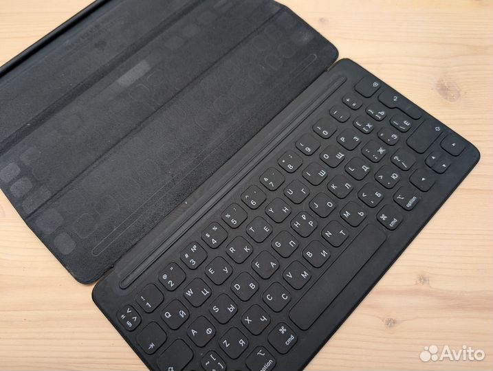 Клавиатура Apple SMART Keyboard Folio для iPad Pro