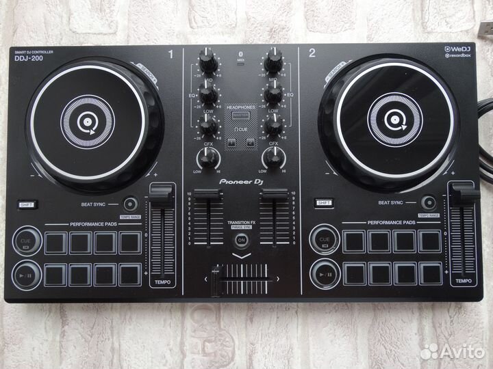 DJ контроллер pioneer ddj 200