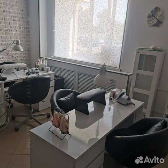 Маникюр с покрытием гель-лаком