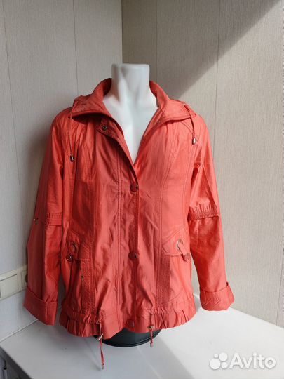 Куртка ветровка женская