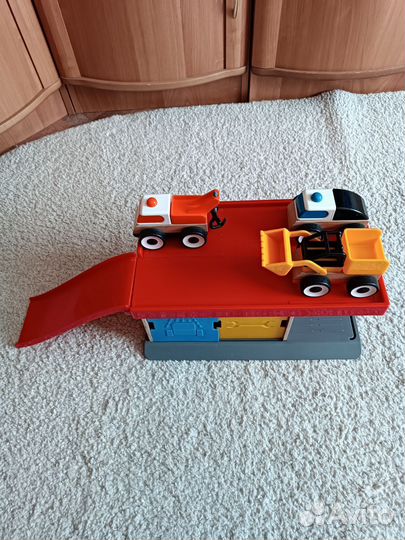 Парковка с машинками Икеа