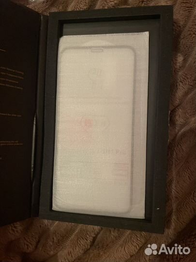 Защитное стекло на iPhone