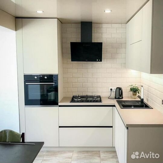 Прямая кухня на заказ под ключ. Фабрика Новоселово