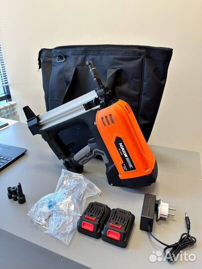 Монтажный пистолет газовый 2 батареи