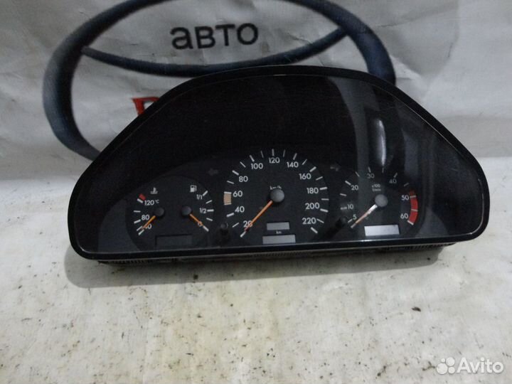 Панель приборов Mercedes Benz W202