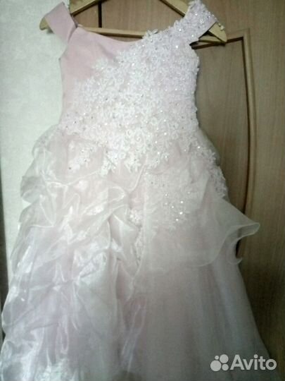 Платье праздничное