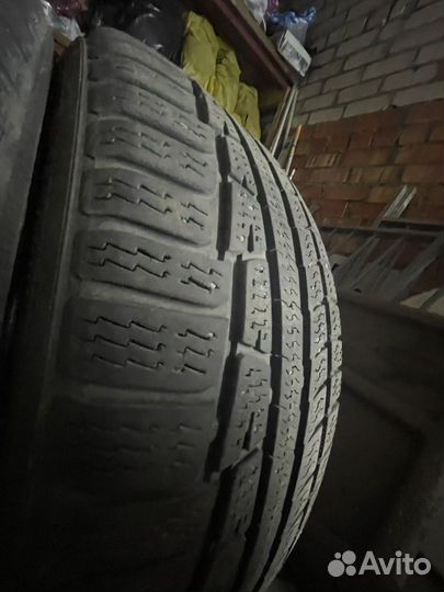 Nokian Tyres NRT 215/55 R17 98V