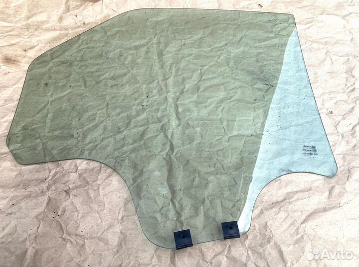 Стекло заднее Renault Logan 2007