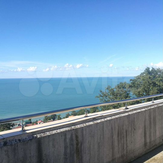 Дом 470 м² на участке 8 сот.