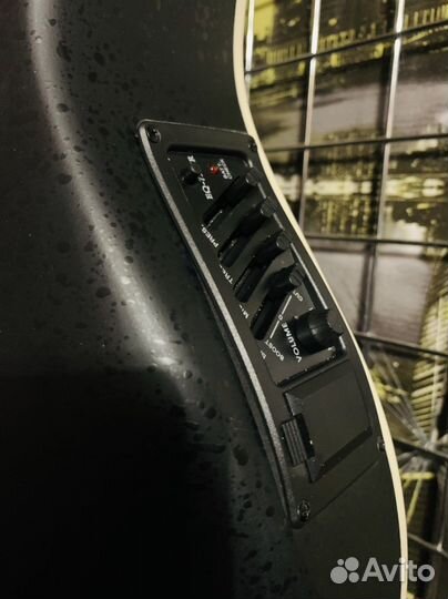 Электроакустическая Гитара