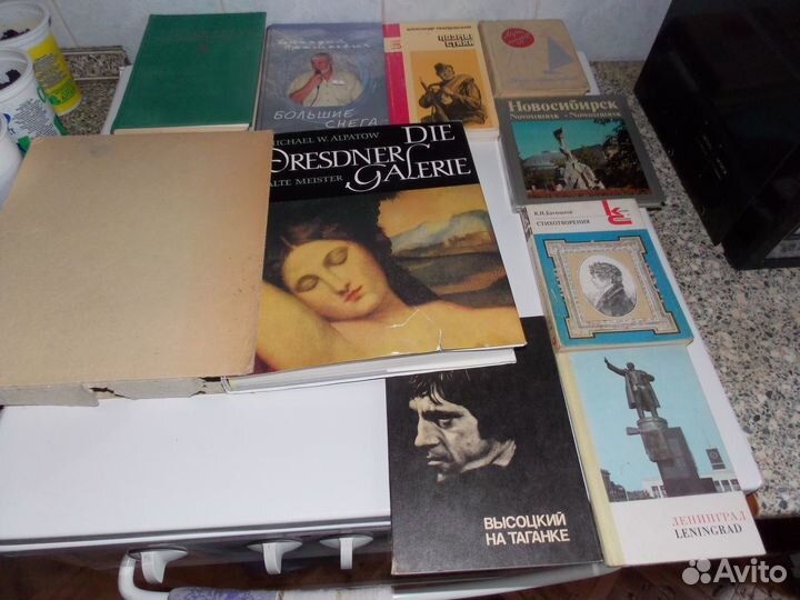 Продам книги