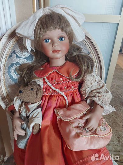 Кукла фарфоровая Remeco коллекционная