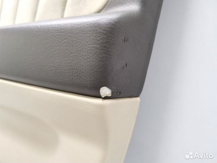 Обшивка двери передняя правая Toyota Alphard H10