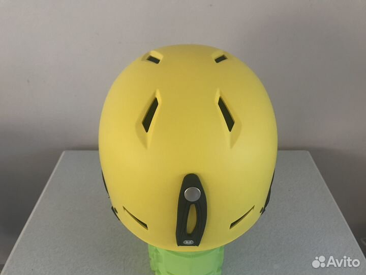 Горнолыжный шлем M L новый