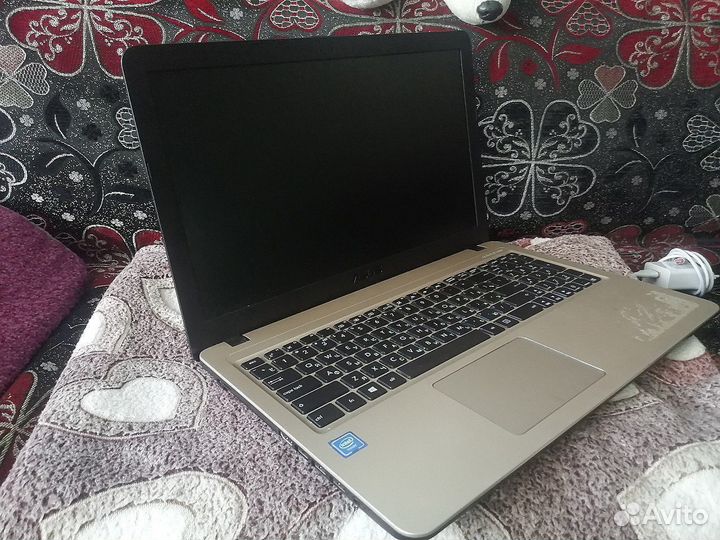 Ноутбук asus