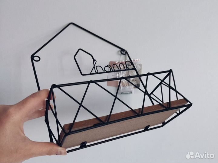 Новая настенная полка металлическая для декора