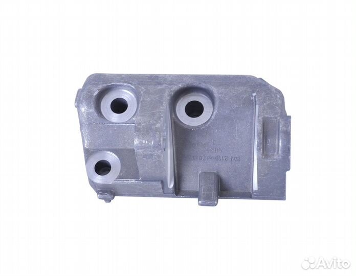 Кронштейн генератора нижний ваз 2110