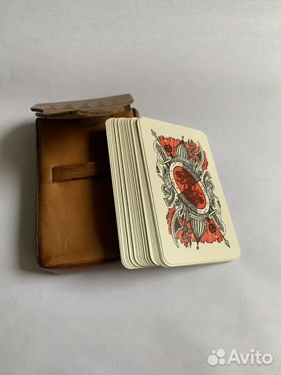 Карты игральные в кожаном футляре