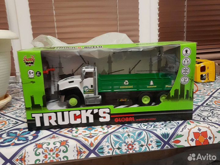 Игрушка грузовик