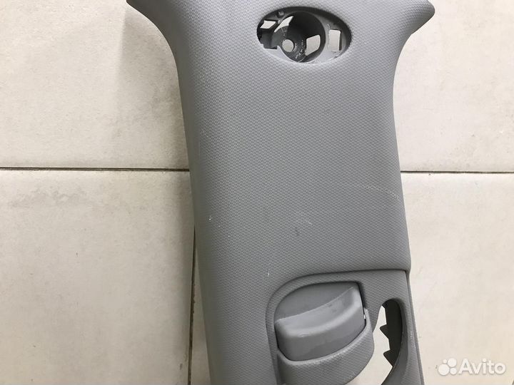 Обшивка стойки Mohave 2009