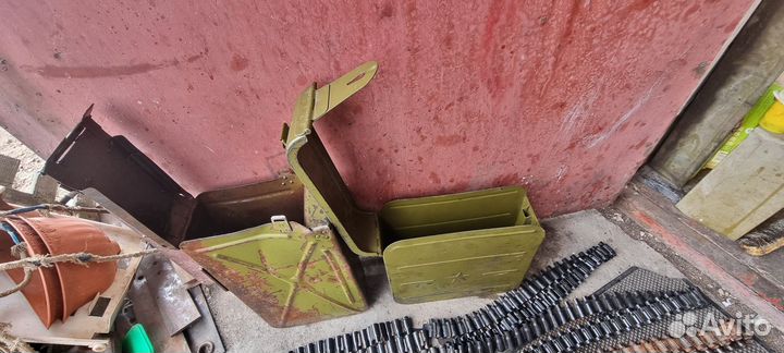 Коробки металлические