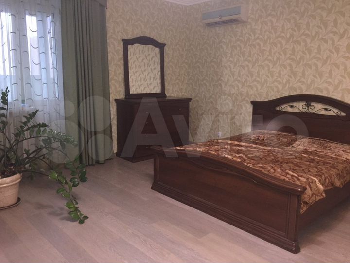 3-к. квартира, 151 м², 5/17 эт.