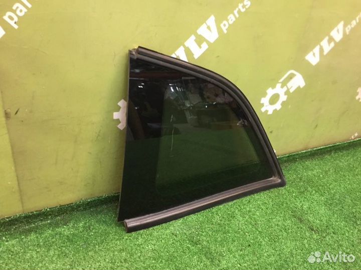 Стекло кузова левое Dodge Challenger