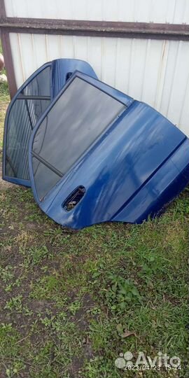 Mitsubishi carisma двери задние