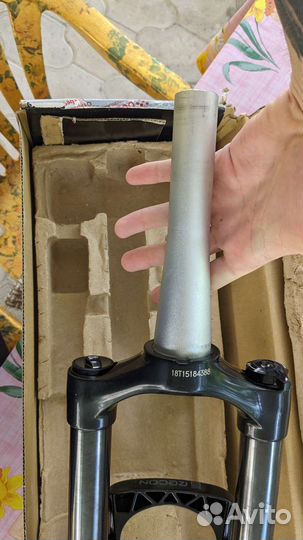 Велосипедная вилка RockShox Recon 29