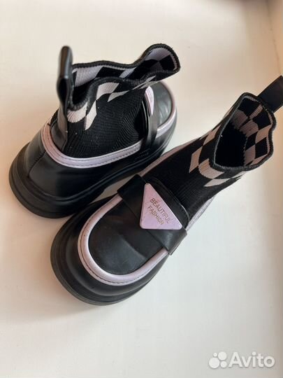 Сапожки осень - весна для девочки