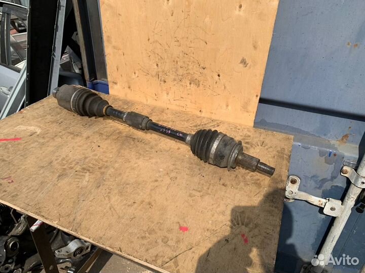 Приводной вал передний правый Suzuki Kizashi 2.4