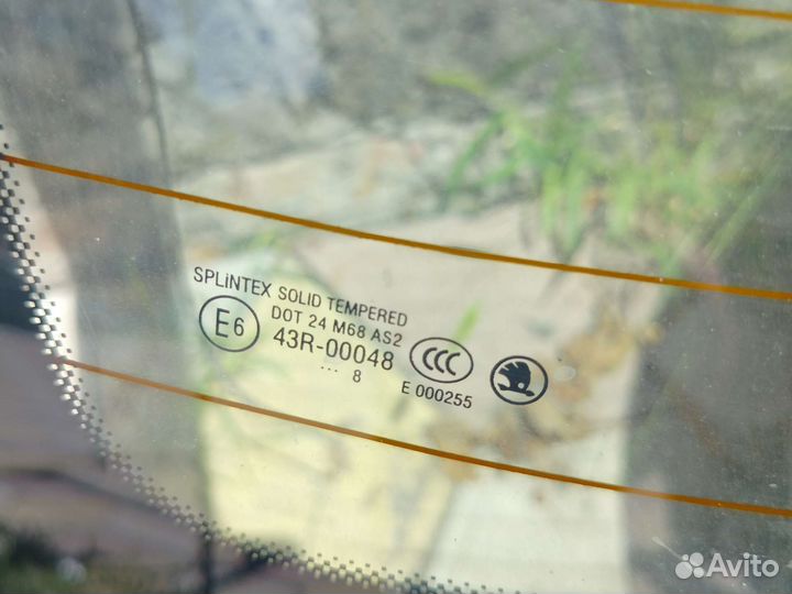 Стекло крышки багажника skoda octavia 2008