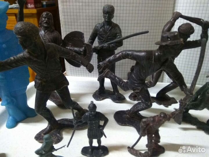 Большие солдатики СССР и разные фигурки