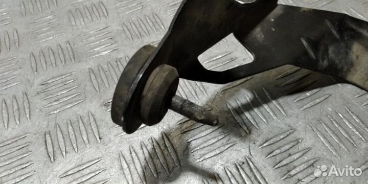 Кронштейн Volkswagen Touareg 2002 2010