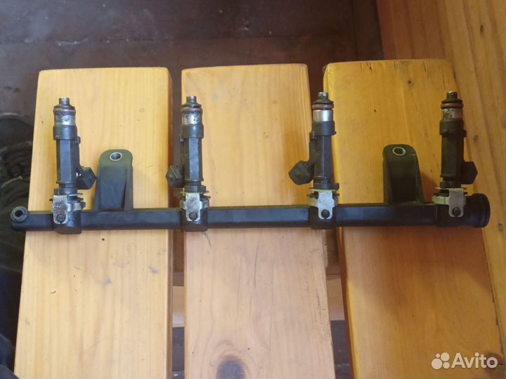 Топливная рейка Renault Logan 2011 8200494284A