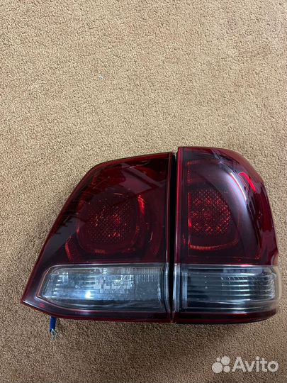 Задние фонари Toyota LC 200