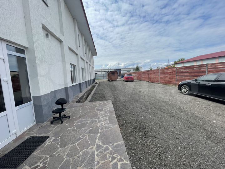 Здание 400 м²+земля 10 соток в Зубово