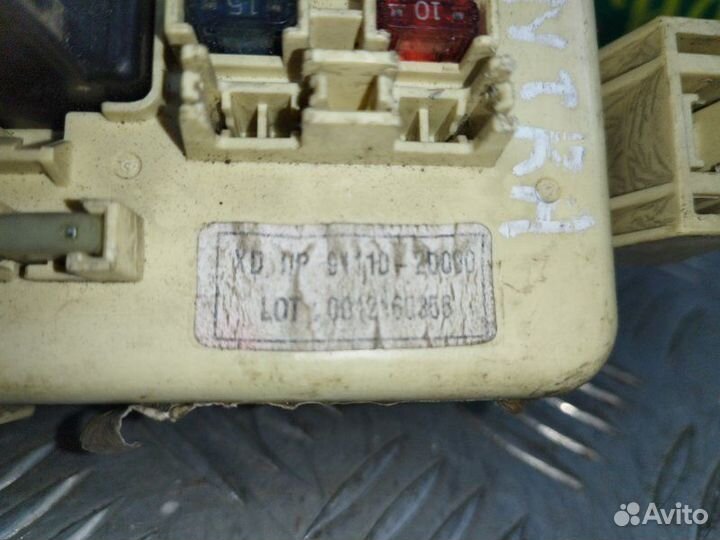 Блок предохранителей в салон Hyundai Elantra Xd